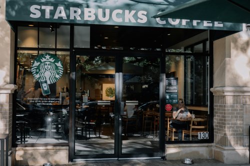 Starbucks Under Scrutiny: What Consumers Should Know About the Recent Lawsuits and Viral Blending Powder Debate